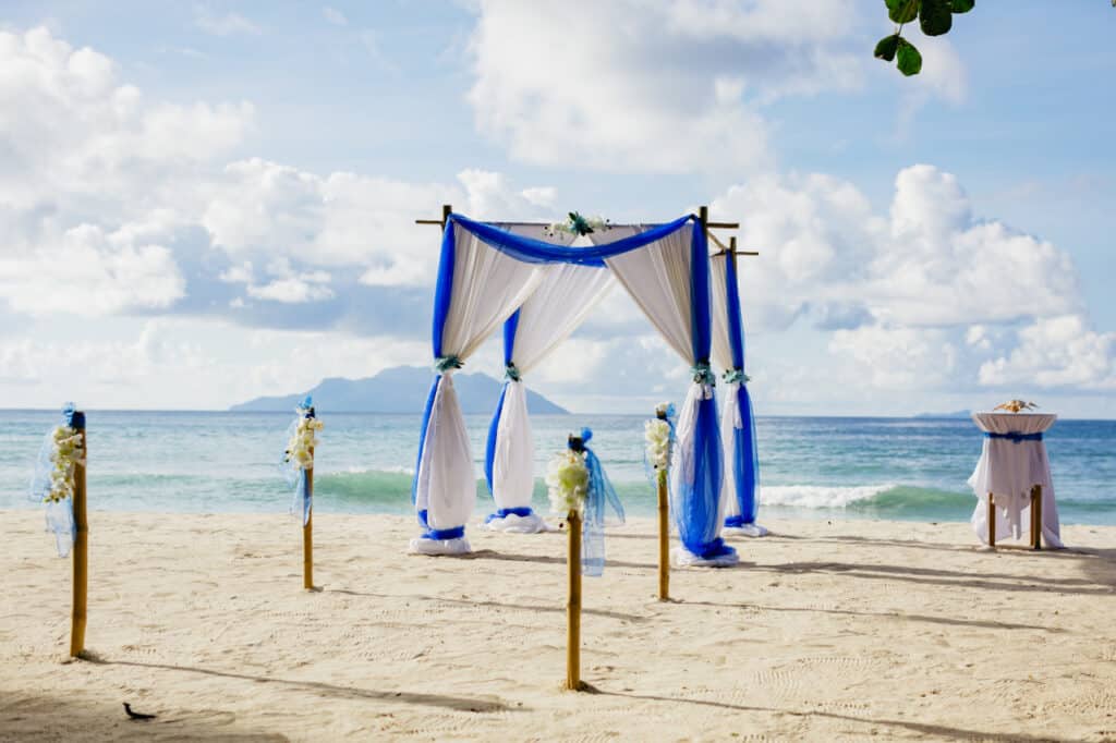 beach wedding ceremony arch decoration